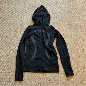 Size 2 Lulu zip up
